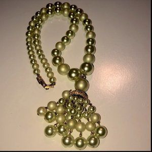 VTG Mint Green Faux Pearl Necklace w Tassel 22” + 3”